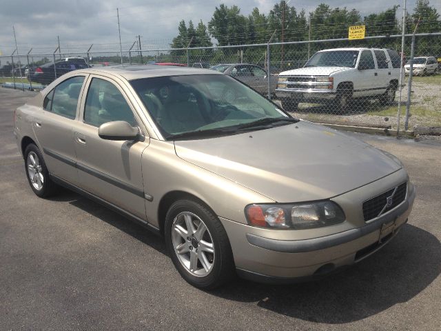 2002 Volvo S60 2.5i Sedan 4D