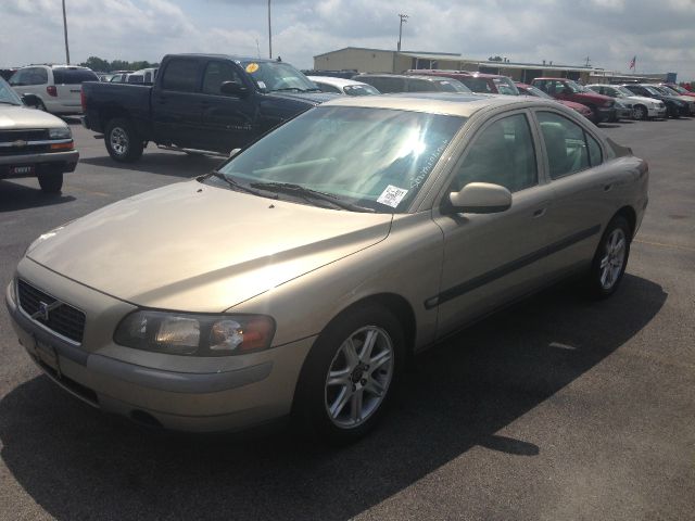 2002 Volvo S60 2.5i Sedan 4D