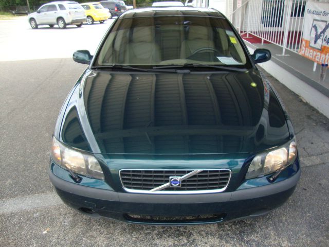 2002 Volvo S60 2.5i Sedan 4D