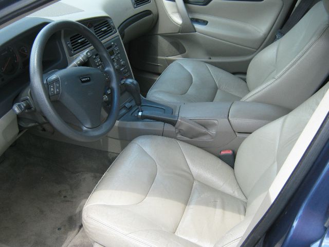 2002 Volvo S60 2.5i Sedan 4D