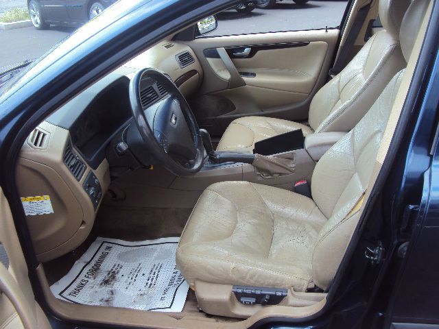 2002 Volvo S60 EX - DUAL Power Doors