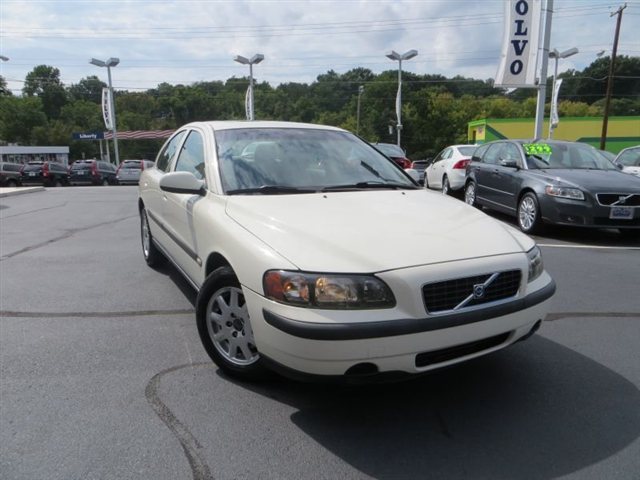 2002 Volvo S60 4WD 4dr Sport