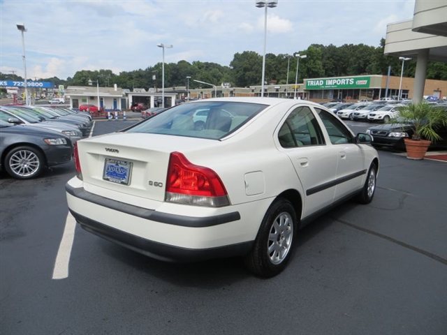 2002 Volvo S60 4WD 4dr Sport