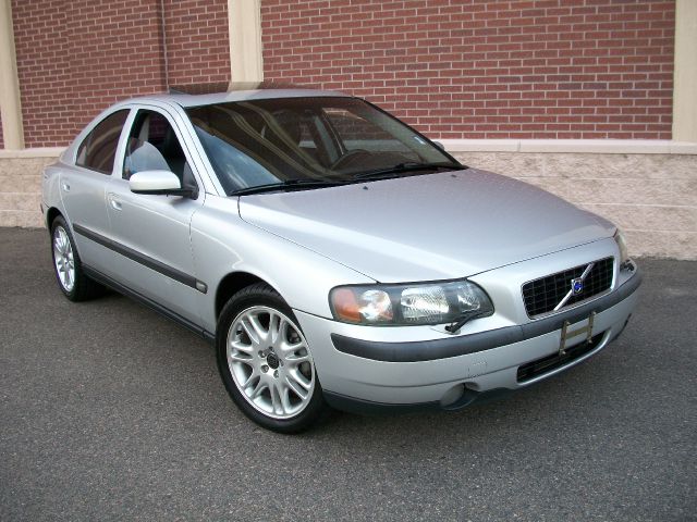 2004 Volvo S60 4WD 4dr Sport