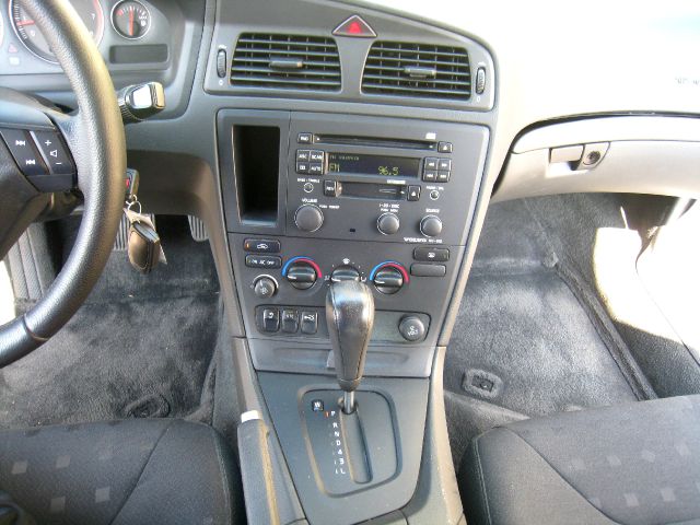 2004 Volvo S60 4WD 4dr Sport