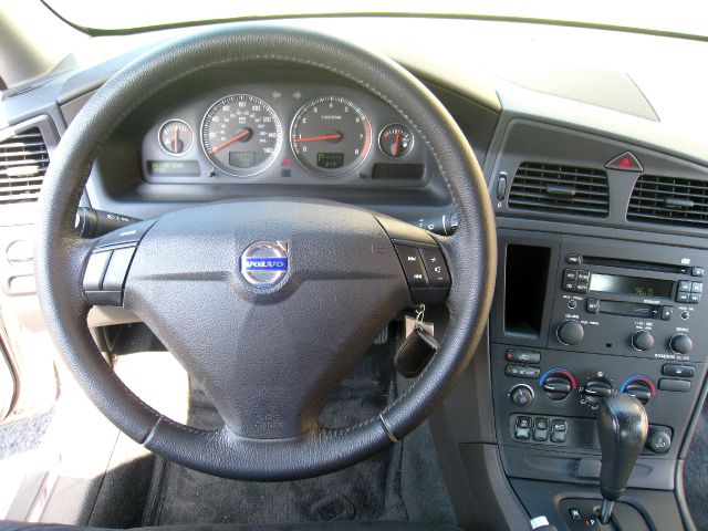 2004 Volvo S60 4WD 4dr Sport