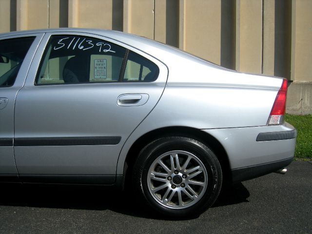 2004 Volvo S60 4WD 4dr Sport