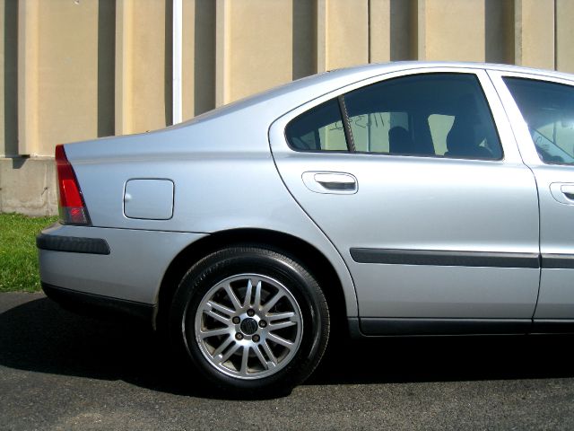 2004 Volvo S60 4WD 4dr Sport