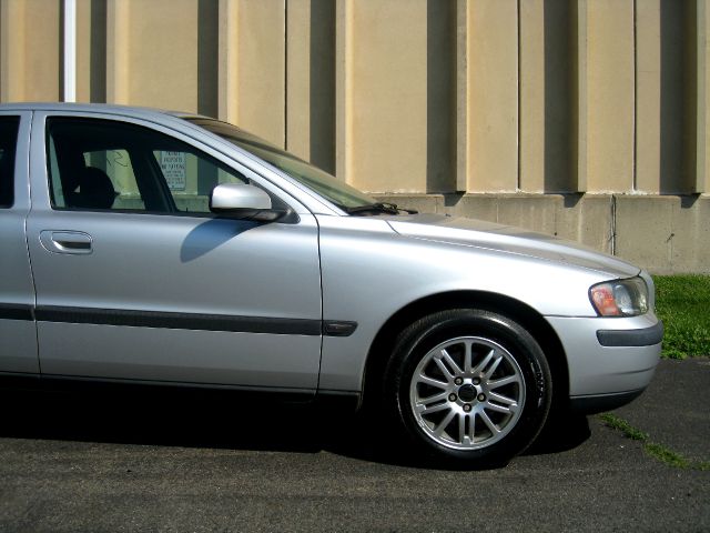 2004 Volvo S60 4WD 4dr Sport