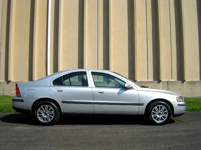 2004 Volvo S60 4WD 4dr Sport