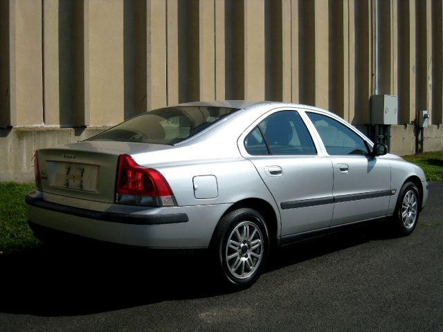 2004 Volvo S60 4WD 4dr Sport