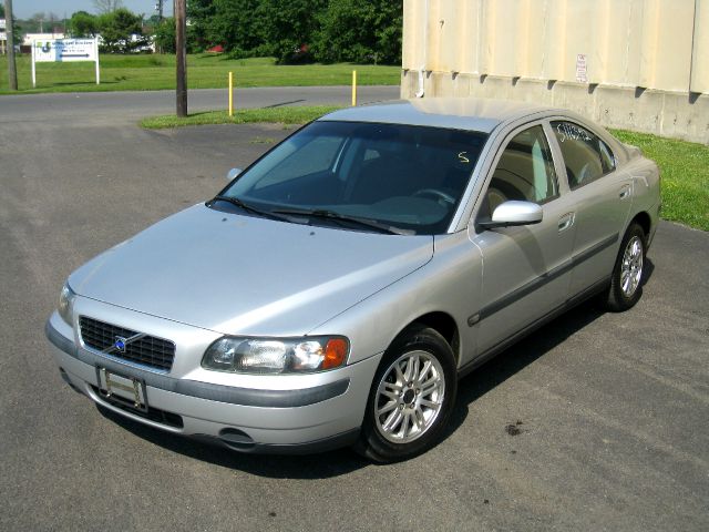 2004 Volvo S60 4WD 4dr Sport