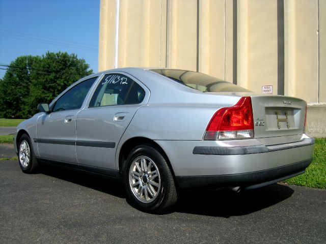 2004 Volvo S60 4WD 4dr Sport