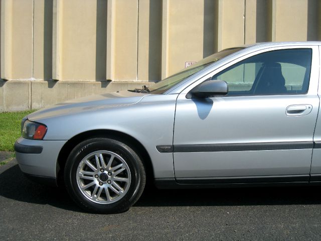 2004 Volvo S60 4WD 4dr Sport