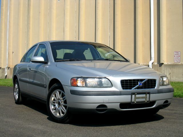 2004 Volvo S60 4WD 4dr Sport