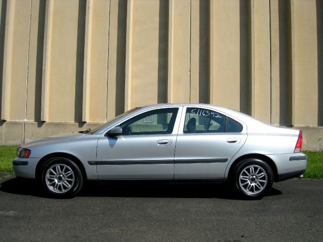 2004 Volvo S60 4WD 4dr Sport