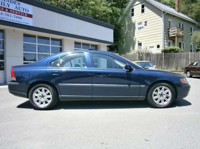 2004 Volvo S60 4WD 4dr Sport