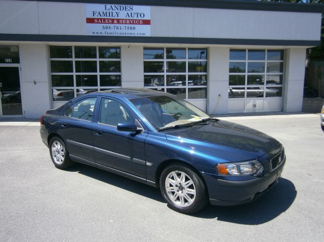 2004 Volvo S60 4WD 4dr Sport