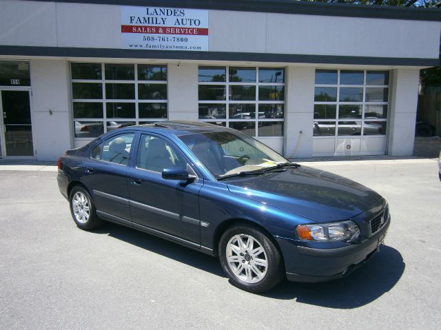 2004 Volvo S60 4WD 4dr Sport