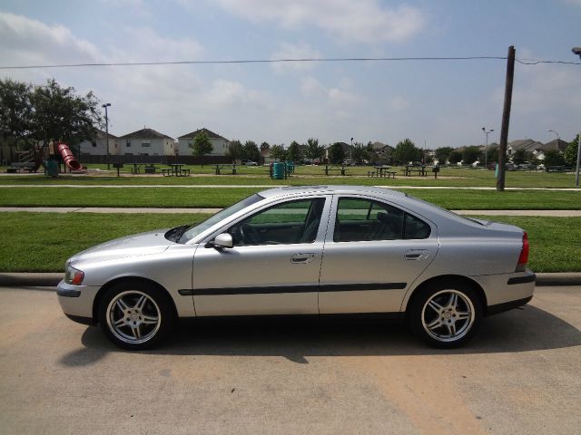 2004 Volvo S60 4WD 4dr Sport