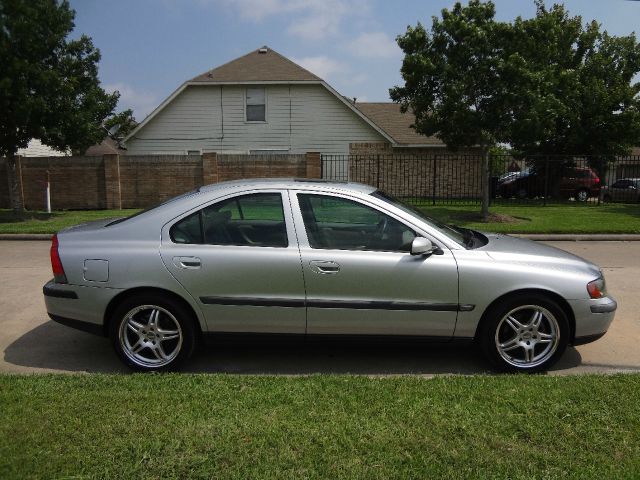 2004 Volvo S60 4WD 4dr Sport