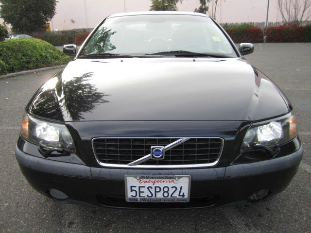 2004 Volvo S60 4WD 4dr Sport