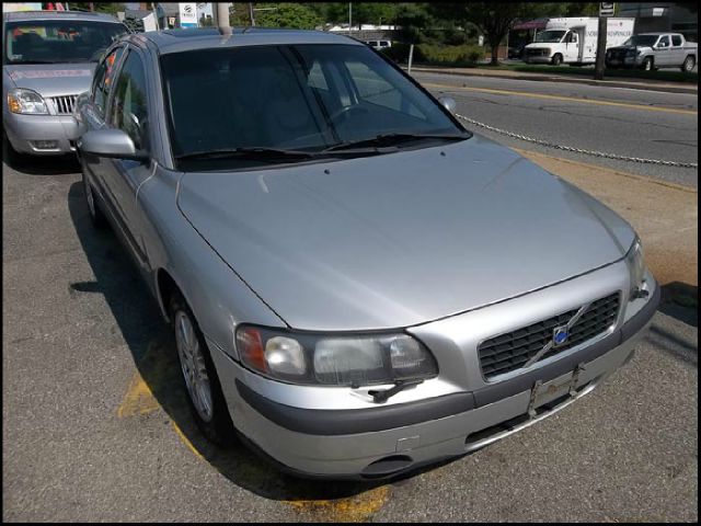 2004 Volvo S60 4WD 4dr Sport