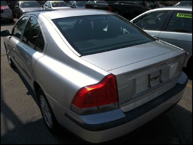 2004 Volvo S60 4WD 4dr Sport