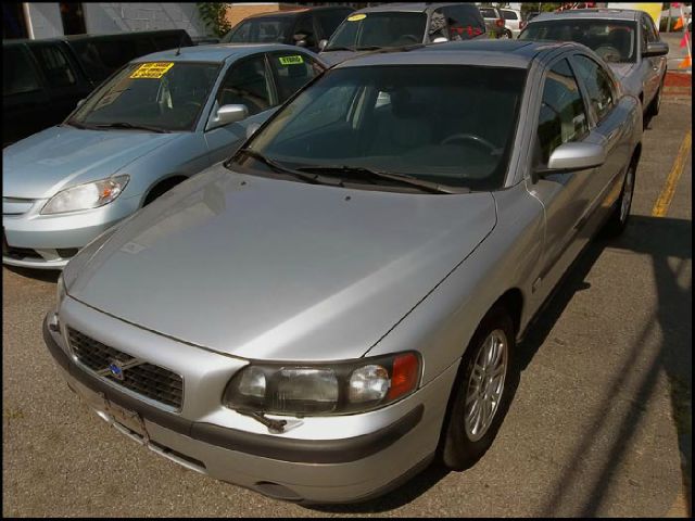 2004 Volvo S60 4WD 4dr Sport