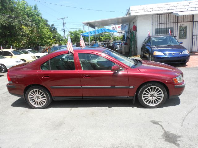 2004 Volvo S60 4WD 4dr Sport