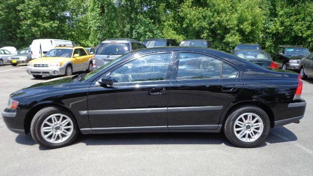 2004 Volvo S60 4WD 4dr Sport