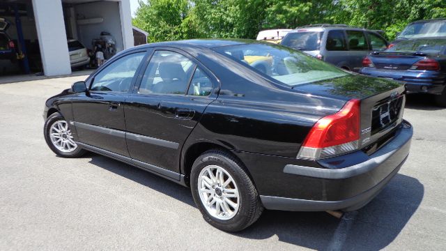 2004 Volvo S60 4WD 4dr Sport