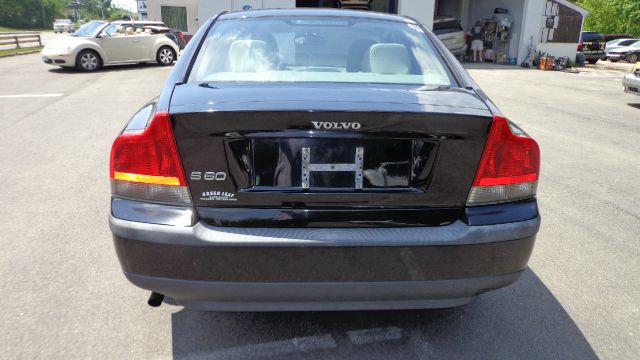 2004 Volvo S60 4WD 4dr Sport