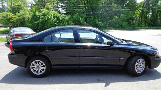 2004 Volvo S60 4WD 4dr Sport