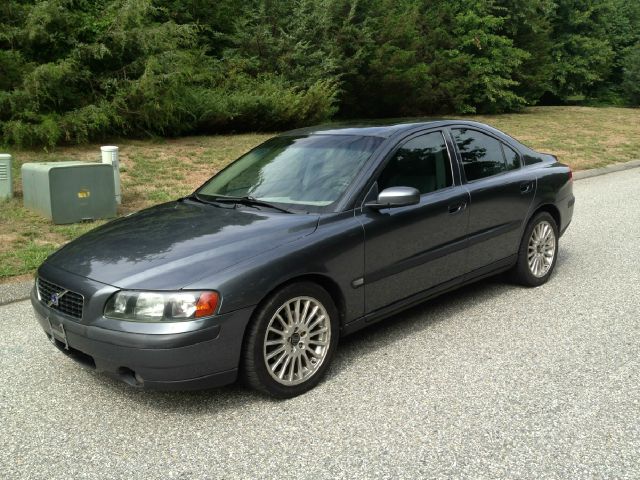 2004 Volvo S60 4WD 4dr Sport