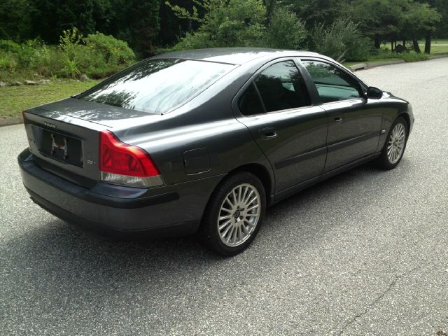 2004 Volvo S60 4WD 4dr Sport