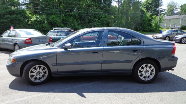 2004 Volvo S60 4WD 4dr Sport