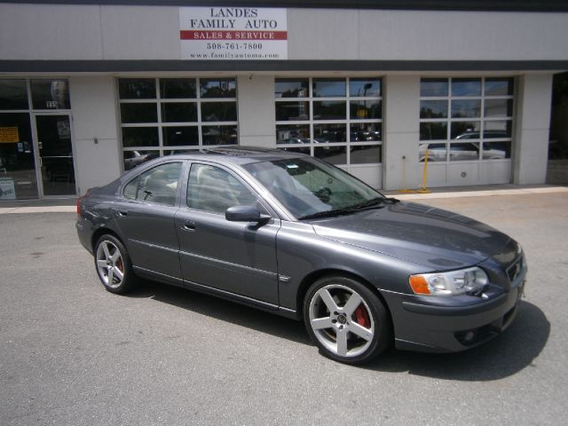 2004 Volvo S60 W/leather