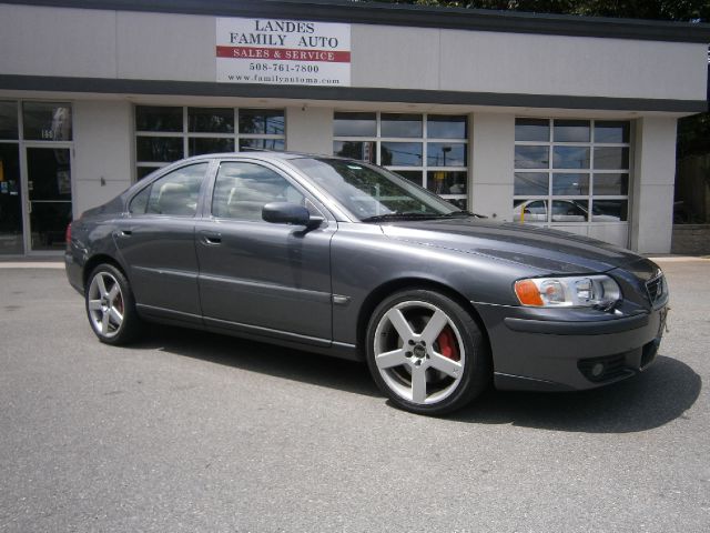 2004 Volvo S60 W/leather