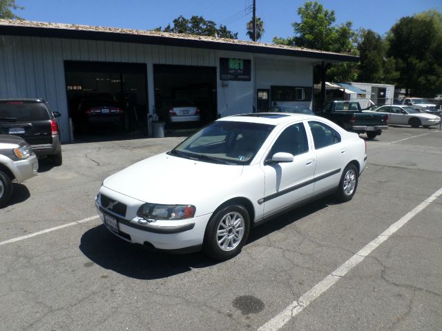 2004 Volvo S60 4WD 4dr Sport