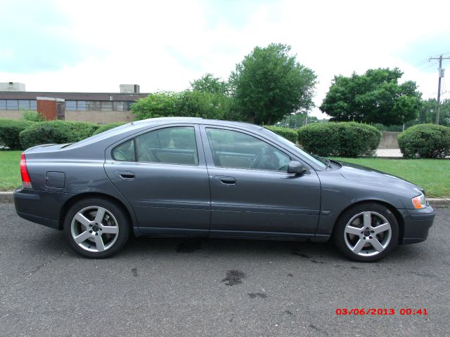 2004 Volvo S60 W/leather