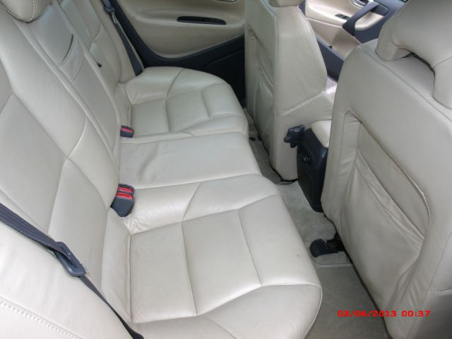 2004 Volvo S60 W/leather