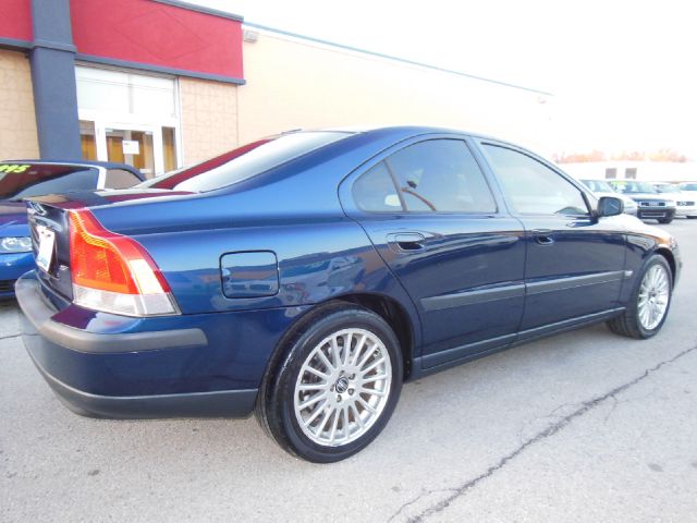 2004 Volvo S60 4WD 4dr Sport