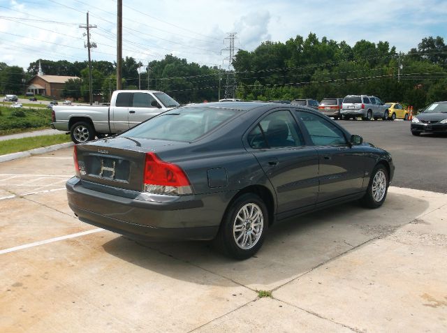 2004 Volvo S60 4WD 4dr Sport