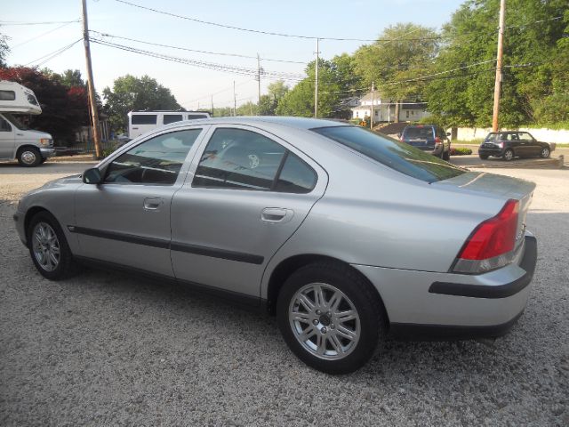 2004 Volvo S60 4WD Z71 CREW CAB