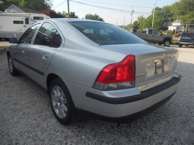 2004 Volvo S60 4WD Z71 CREW CAB