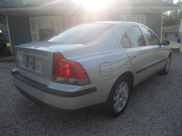 2004 Volvo S60 4WD Z71 CREW CAB