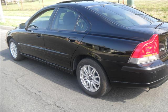 2004 Volvo S60 4WD 4dr Sport