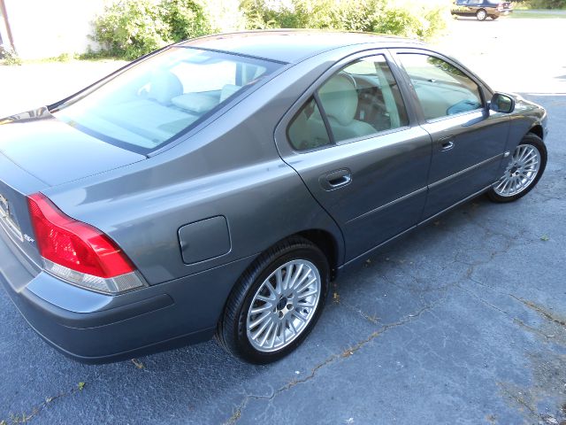 2004 Volvo S60 4WD 4dr Sport