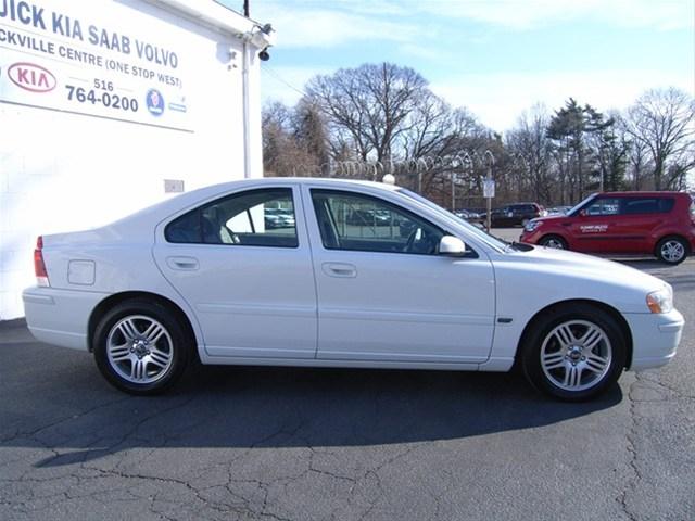 2005 Volvo S60 4WD 4dr Sport